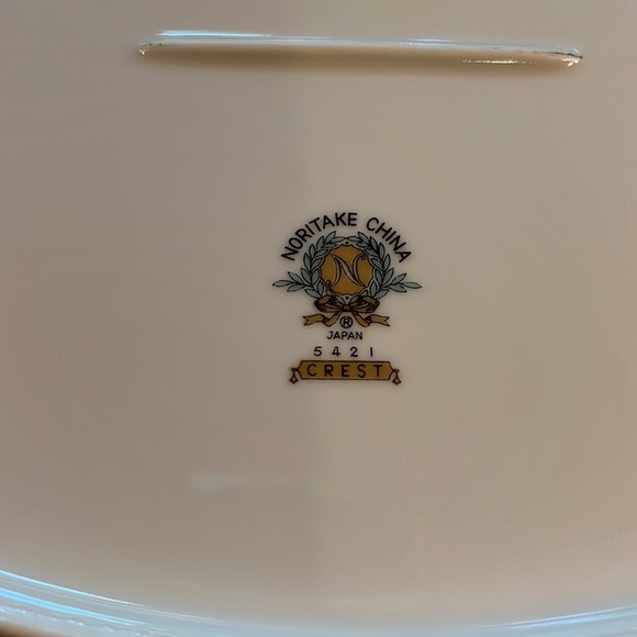 13" Oval Serving Platter Crest by NORITAKE - Picture 7 of 7